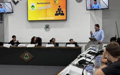 Jilmar Tatto debate Tarifa Zero com jovens na Câmara de Monte Mor